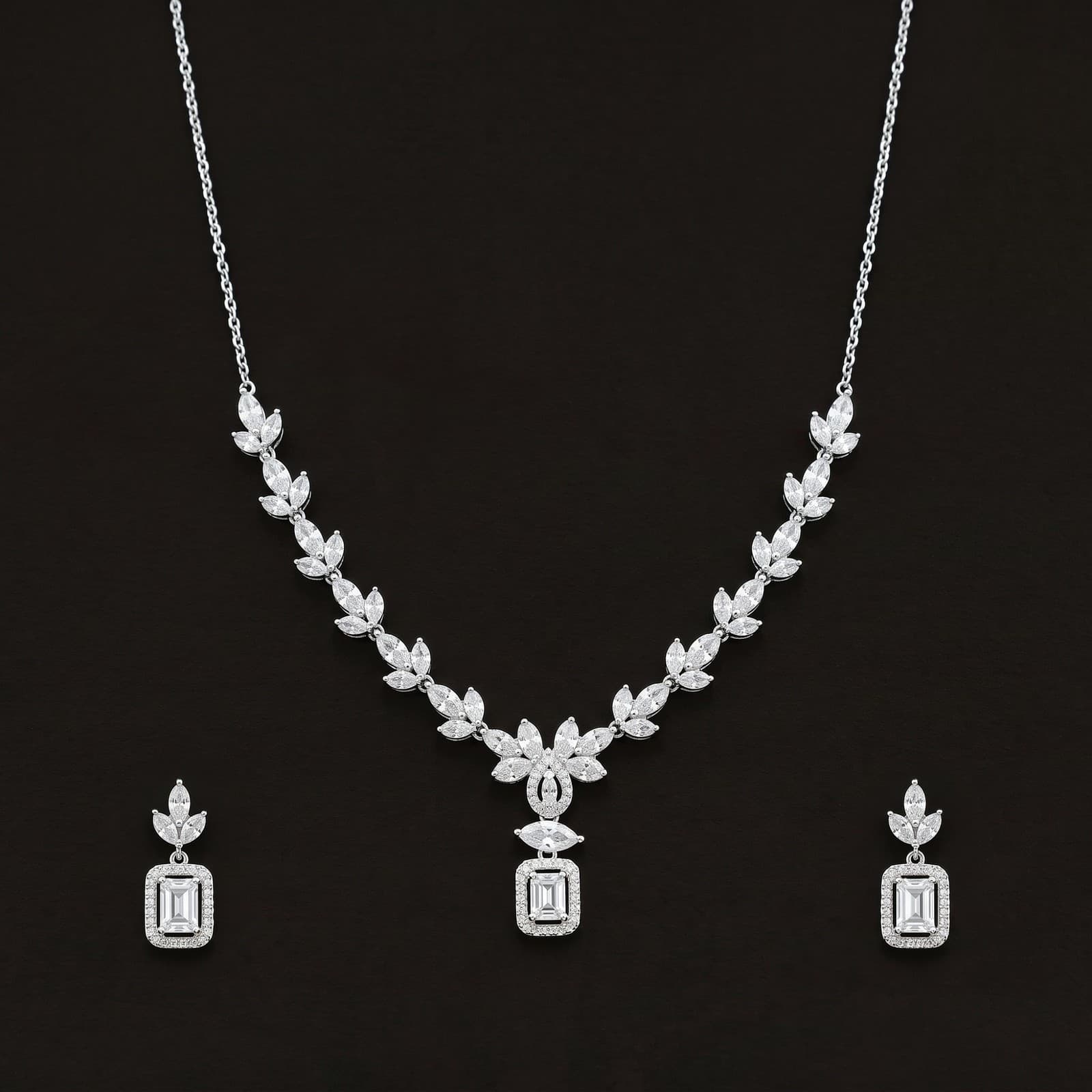 Emerald Bloom Necklace Set