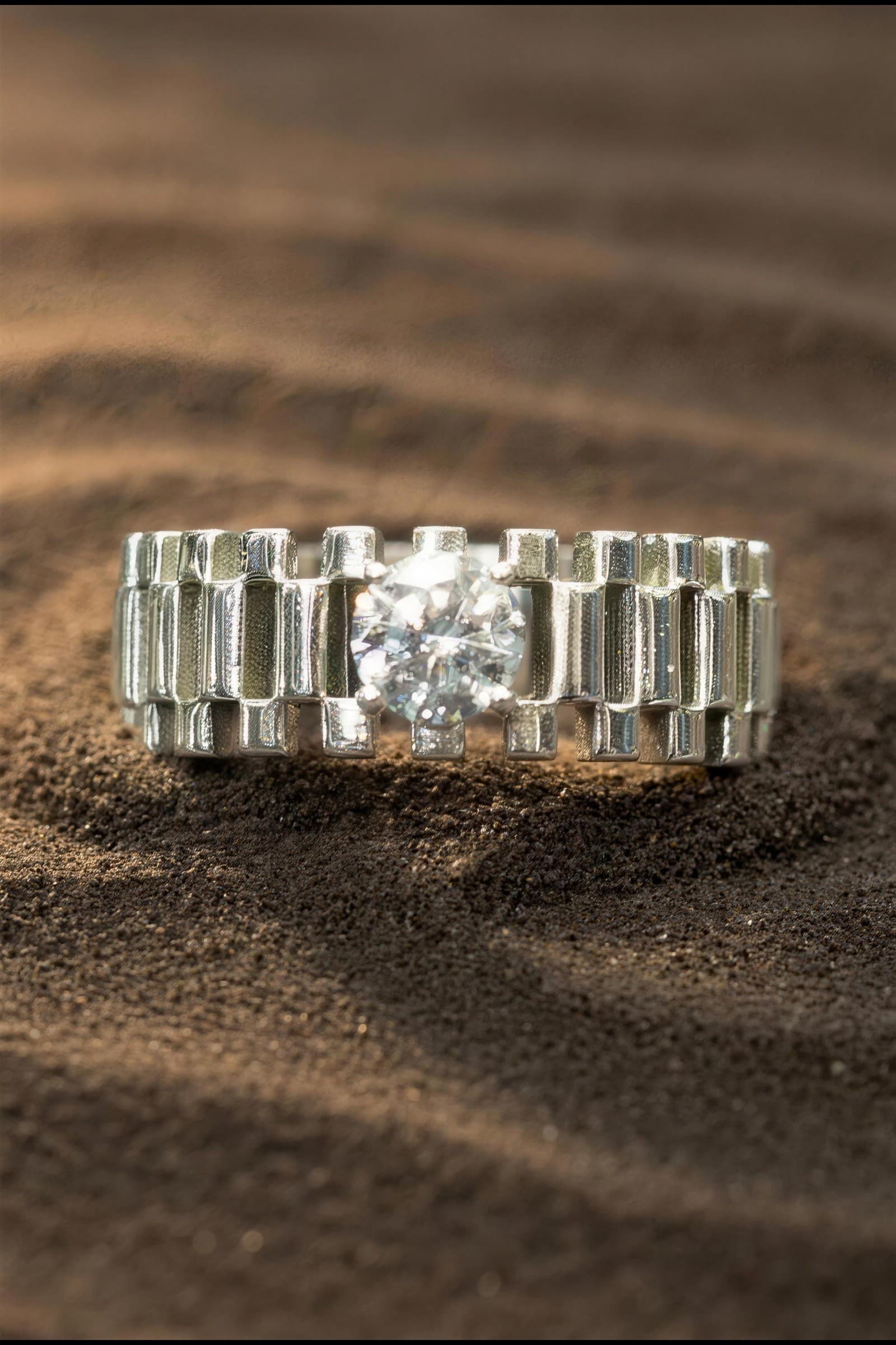 Regal Spark Link Ring